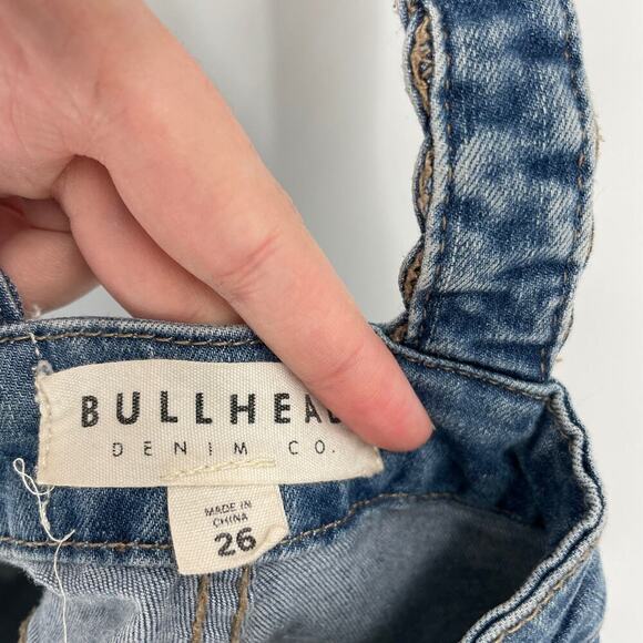 Bullhead Denim Braided Strap Medium Wash Overall Shorts Blue Women's Size 26 - Picture 4 of 7